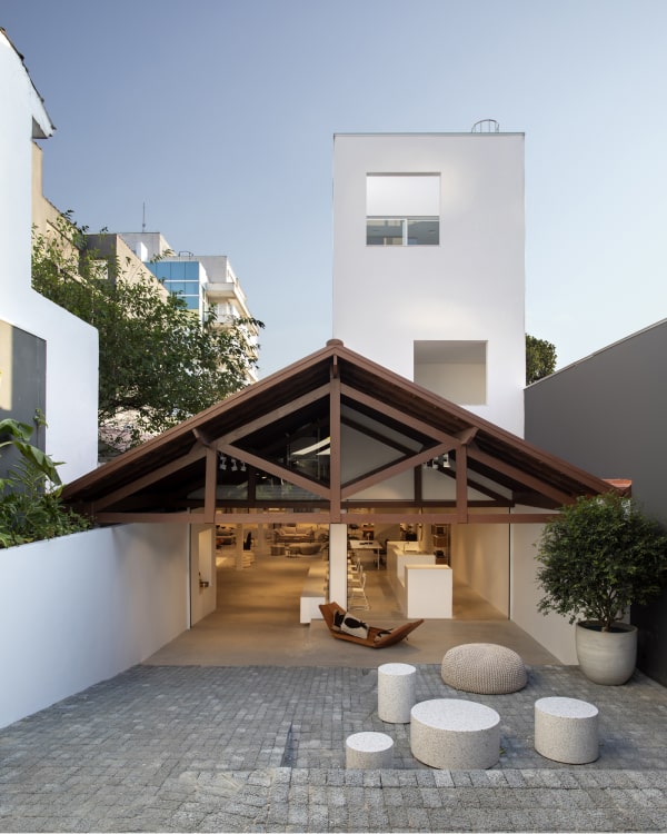 Foto da entrada do showroom da Boobam, lozalizado no bairro de Pinheiros, São Paulo, SP